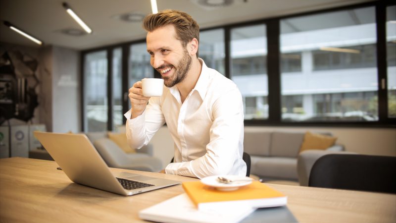 Na czym polega faktoring online?